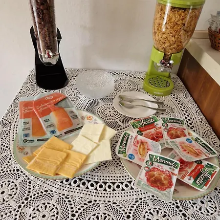 Oda ve Kahvaltı Mare E Monti